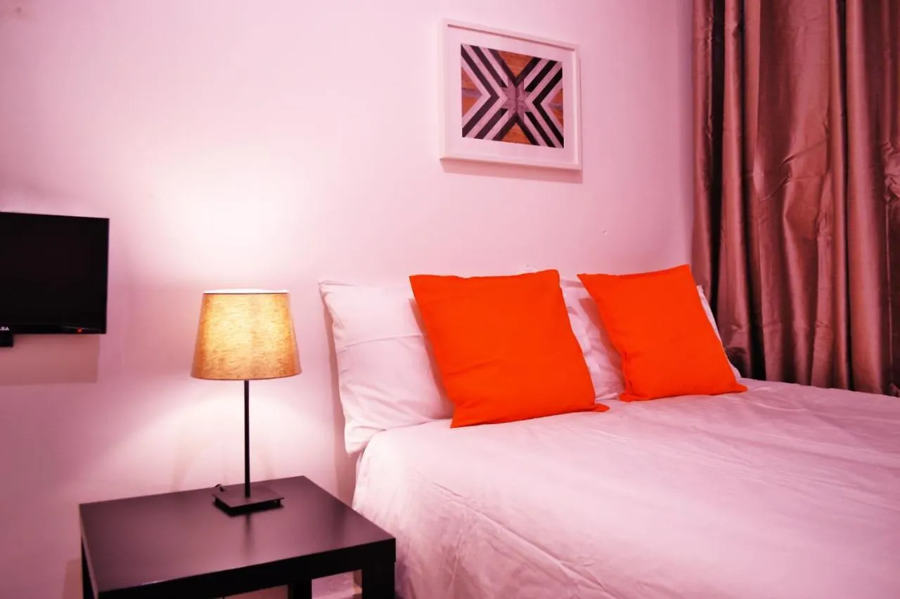 The Lion Head Hotel London 2*,